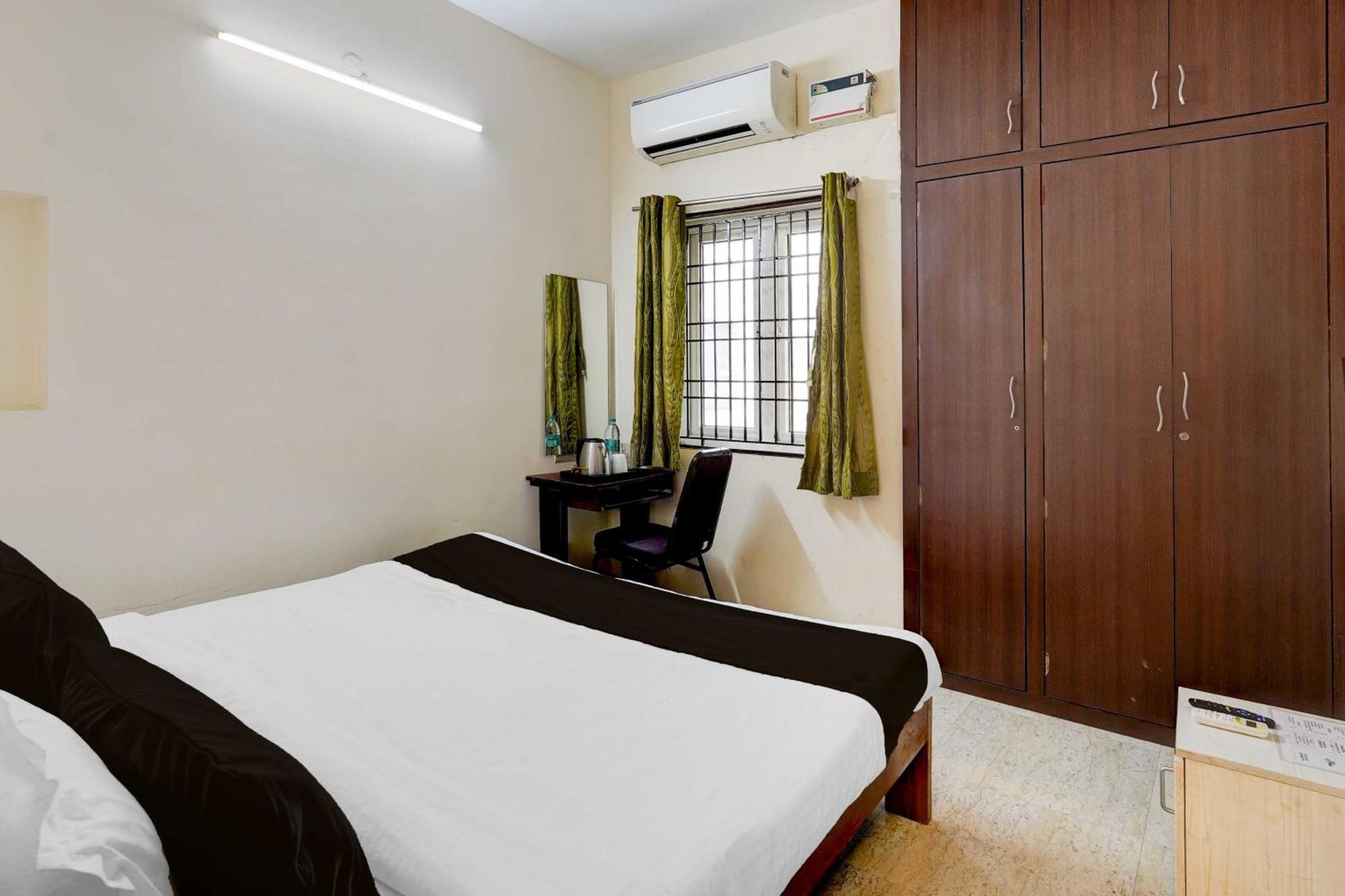 Townhouse Oak Pallikarani Near Balaji Dental College 4*