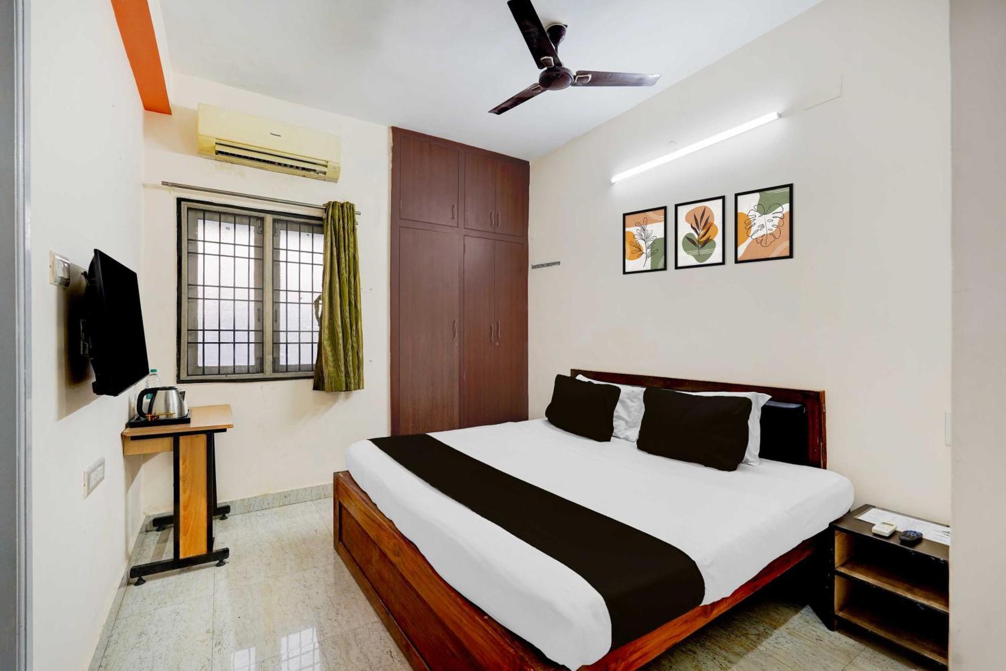 Townhouse Oak Pallikarani Near Balaji Dental College Hotel 4*
