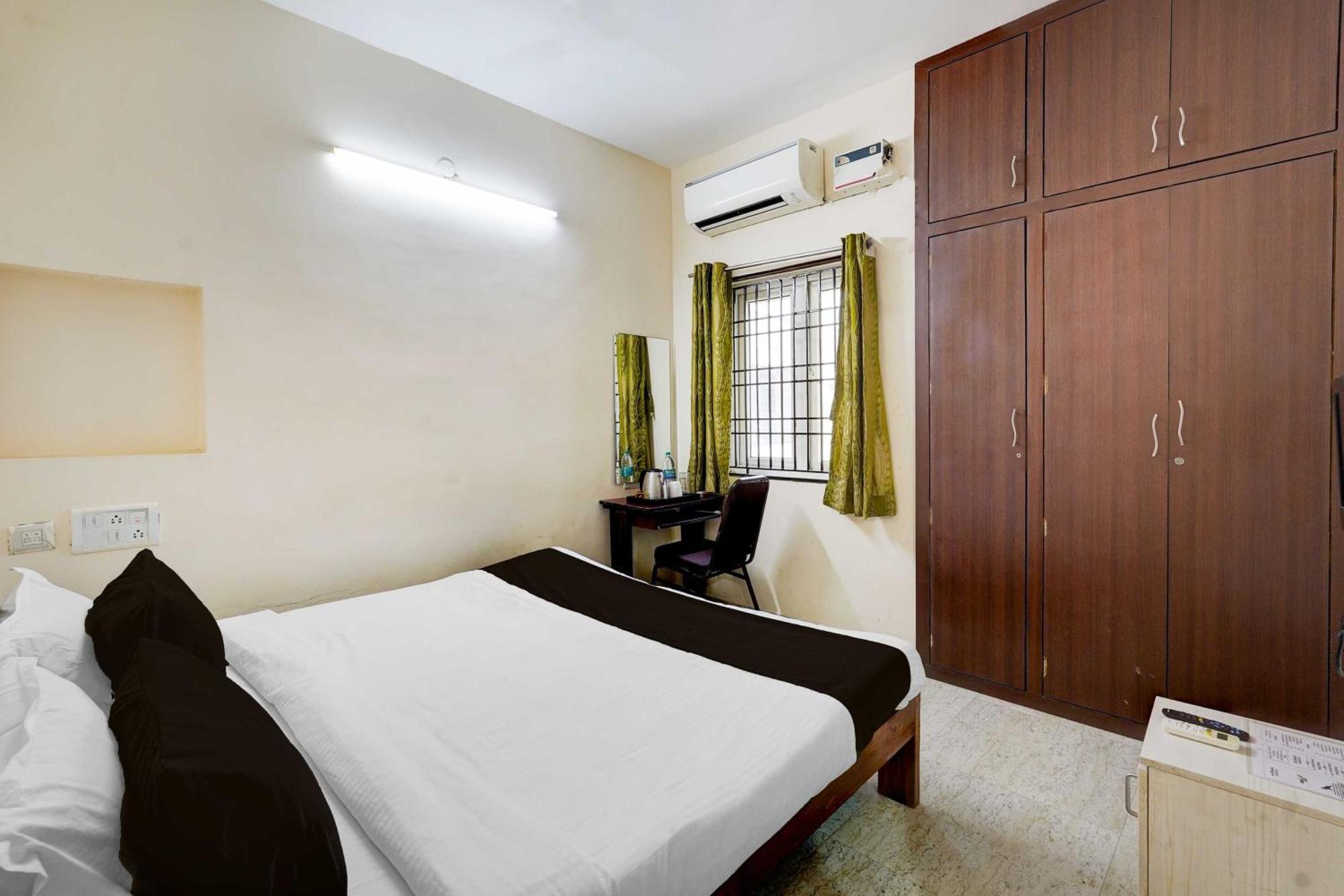 Townhouse Oak Pallikarani Near Balaji Dental College 4*