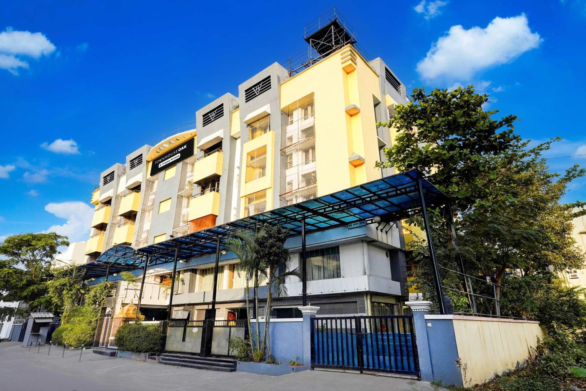 Hotel Townhouse Oak Pallikarani Near Balaji Dental College Chennai